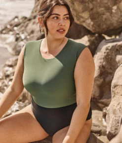 The Surf - Olive & Sea Urchin -Classic Lady Wear Store 1 ModelFront b54c867f fb62 48e8 8afd 97e9c798ea0d