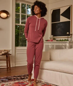 The Coziest Cashmere Blend Jogger - Rosewood & Shell 10 The Coziest Cashmere Blend Jogger - Rosewood & Shell -Classic Lady Wear Store 2 ModelBack cdb6ccd1 384d 42f3 846c 5e9170f4f9e4