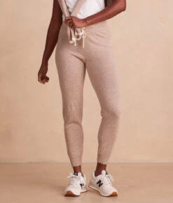 The Coziest Cashmere Blend Jogger - Toffee & White Sand -Classic Lady Wear Store CashBlendJogger ToffeeWhiteSand Crop Front