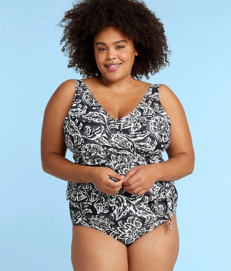 The High Leg High Rise Bottom - Batik In Sea Urchin & White Sand 3 The High Leg High Rise Bottom - Batik In Sea Urchin & White Sand - Image 3