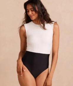 The Long Torso Surf - Sea Urchin & White Sand