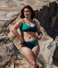 The Diagonal Mid Rise Bottom - Seaglass & Seaweed -Classic Lady Wear Store MarinaBikiniBottom SeaweedSeaglass Lifestyle2