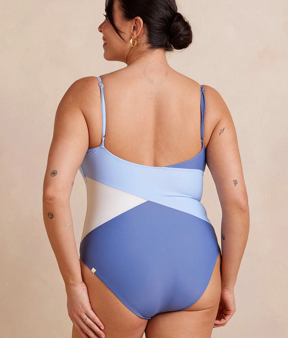 The Marina - Sky & Blue Mountain & White Sand 2 The Marina - Sky & Blue Mountain & White Sand - Image 2