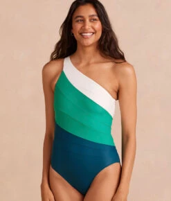 The Long Torso Sidestroke - Seaweed & Seaglass & White Sand -Classic Lady Wear Store PDP Sidestroke SeaweedSeaglassWhiteSand Front Crop cbb9eaf8 8e09 4450 b763 16454c02ebe5
