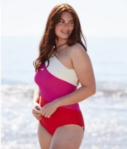 The Long Torso Sidestroke - Lava & Hibiscus & White Sand -Classic Lady Wear Store SidestrokeLavaHibiscusWhiteSandLifestyle1 a0e1ab58 c3d4 4d01 9a3b 74f7fa5a86d3